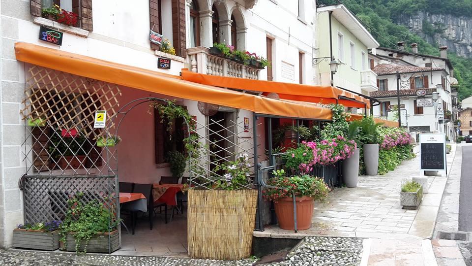 Ristorante Pizzeria Al Mondo Valstagna Exteriör bild