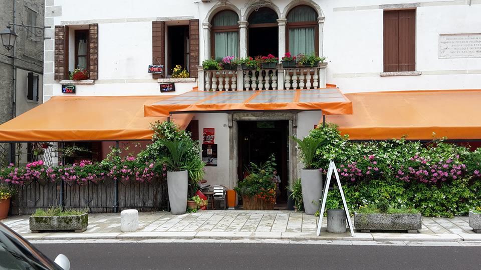 Ristorante Pizzeria Al Mondo Valstagna Exteriör bild