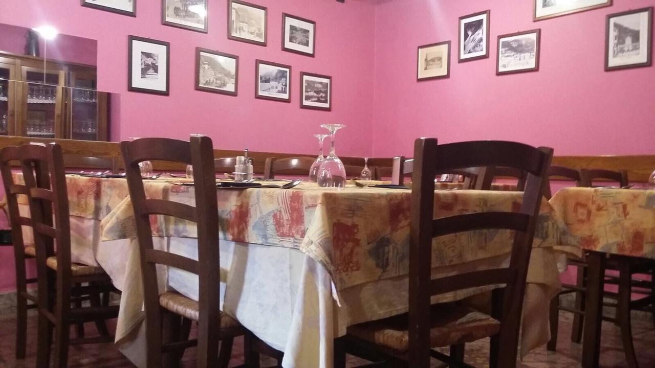 Ristorante Pizzeria Al Mondo Valstagna Exteriör bild